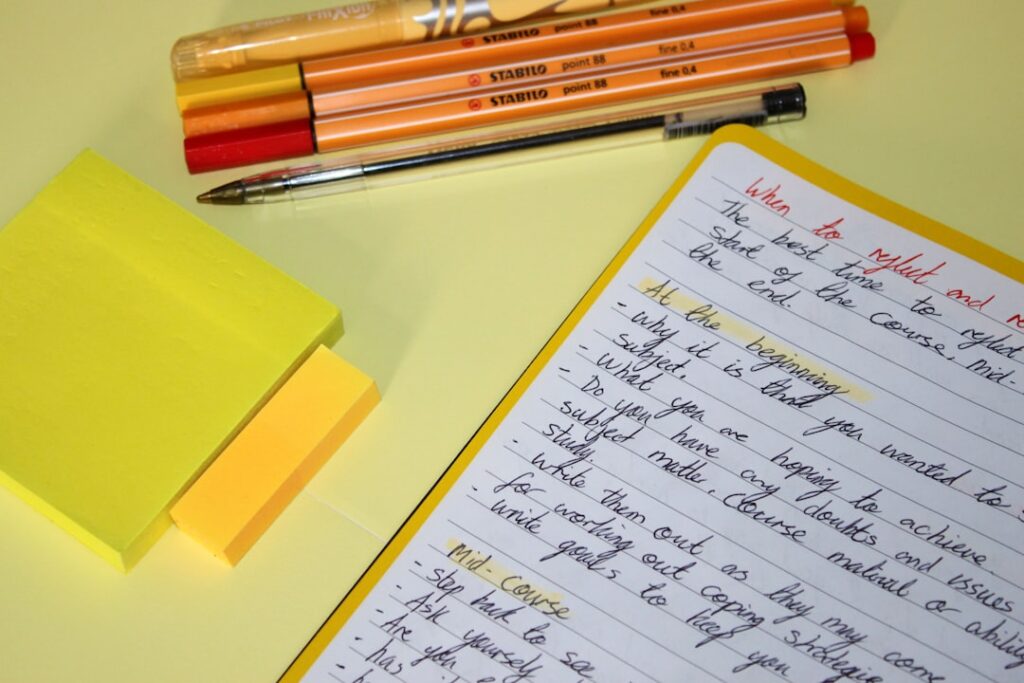 Cum folosești notițele pentru a memora mai bine