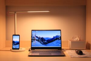 Photo connect two monitors to a laptop